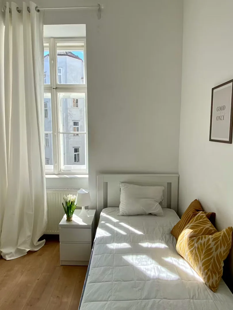 Chambre d'étudiant économique avec emplacement pratique dans 