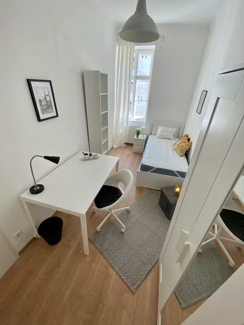 Chambre à louer dans un appartement d'étudiant à , entièrement meublée