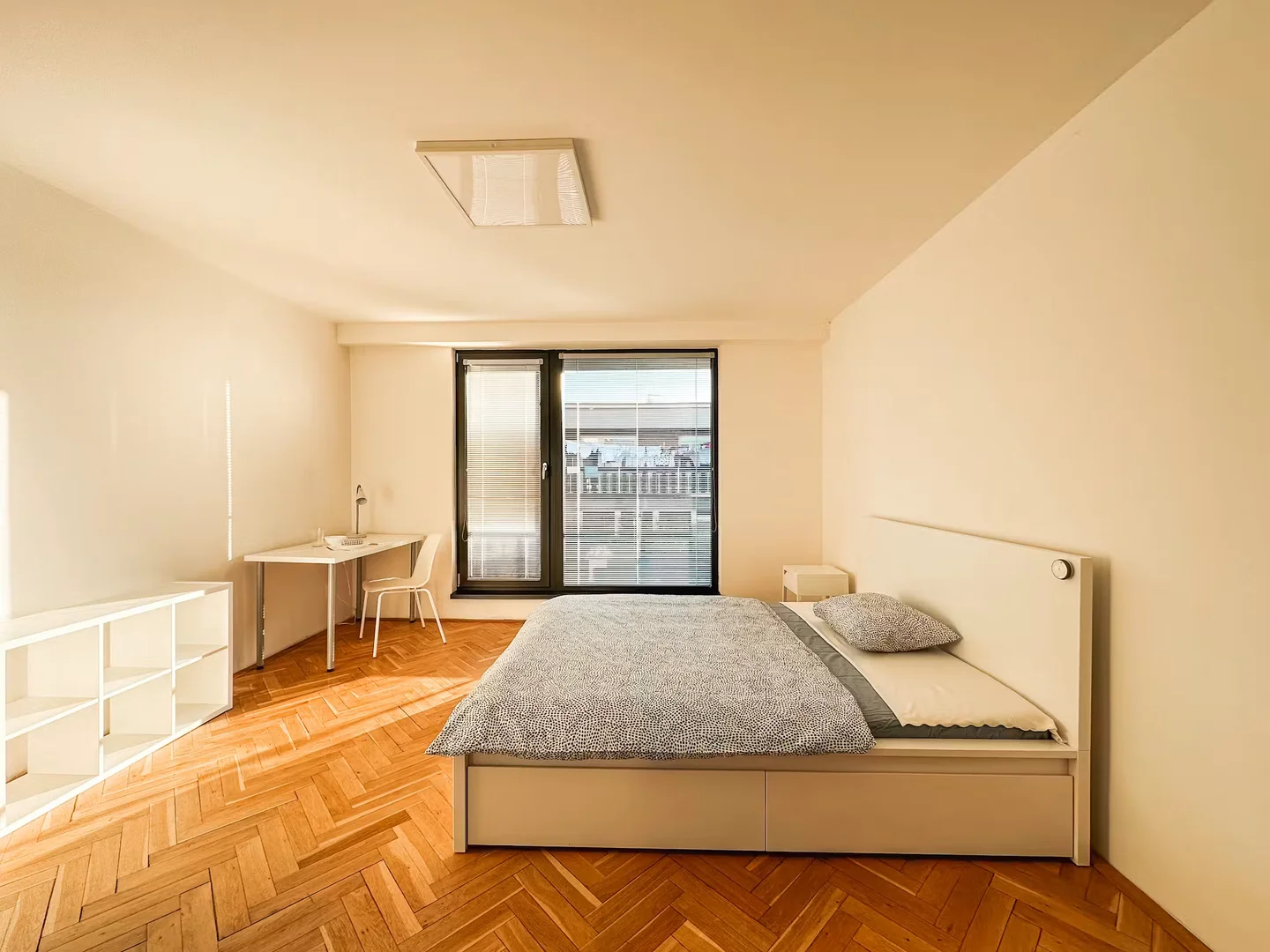 Habitación asequible para estudiantes con buena iluminación en 