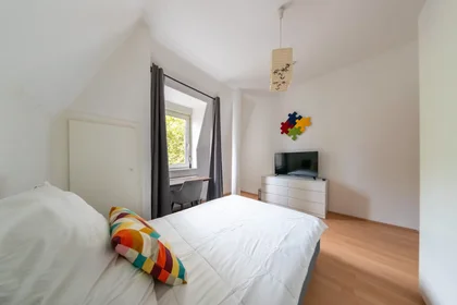 Quarto privado em Mainzer Landstraße, Innenstadt I, imagem 1 de 10