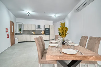 Privatzimmer in der Triq S. Cannataci, Swieqi, bild 1 von 10