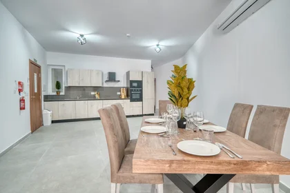 Privatzimmer in der Triq S. Cannataci, Swieqi, bild 1 von 10
