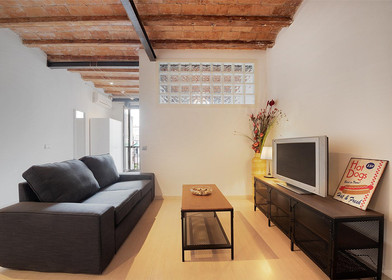 Private room at Calle Portillo del Prado, Hospital, image 1 of 10