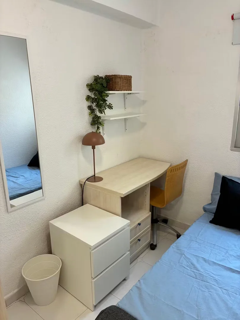  bölgesinde konforlu ve ferah öğrenci odası