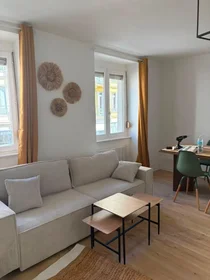 Appartamento intero in Rue Charles de Gaulle, Jacquard-Préfecture, immagine 3 di 9