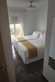 Dairenin tamamı konumu Calle Isla de Mikonos, Isla Plana, 9 10 görüntüsü