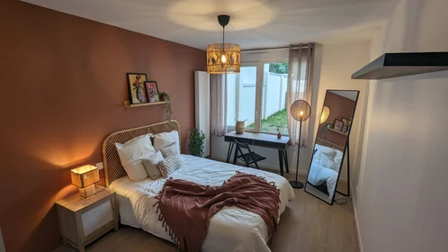 Private room at 54 Avenue de la Croix Blanche, image 1 of 10