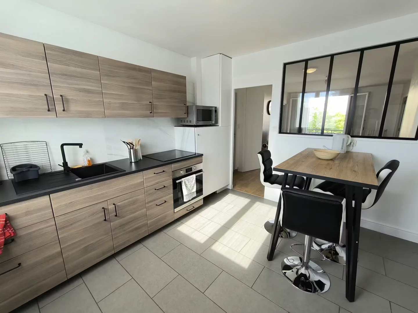 Habitación para estudiantes en  con área de estudio y facilidades compartidas