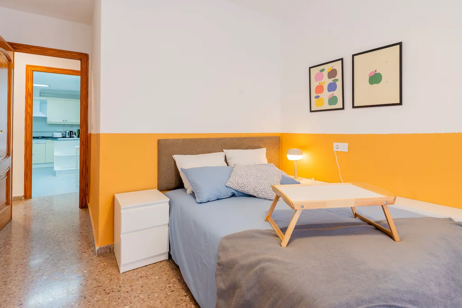 Camera per studenti in  con area studio e servizi in comune