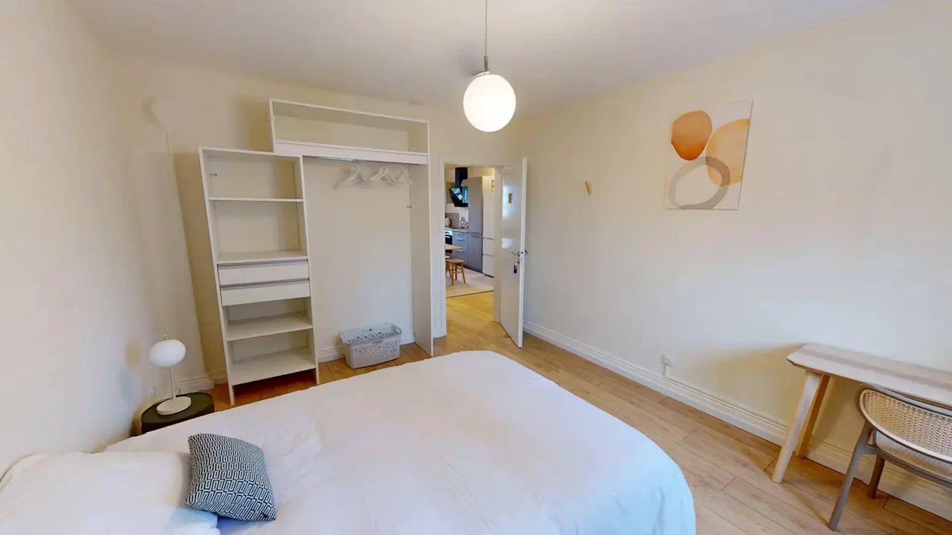 'de öğrenci dairesinde, tamamen mobilyalı kiralık oda