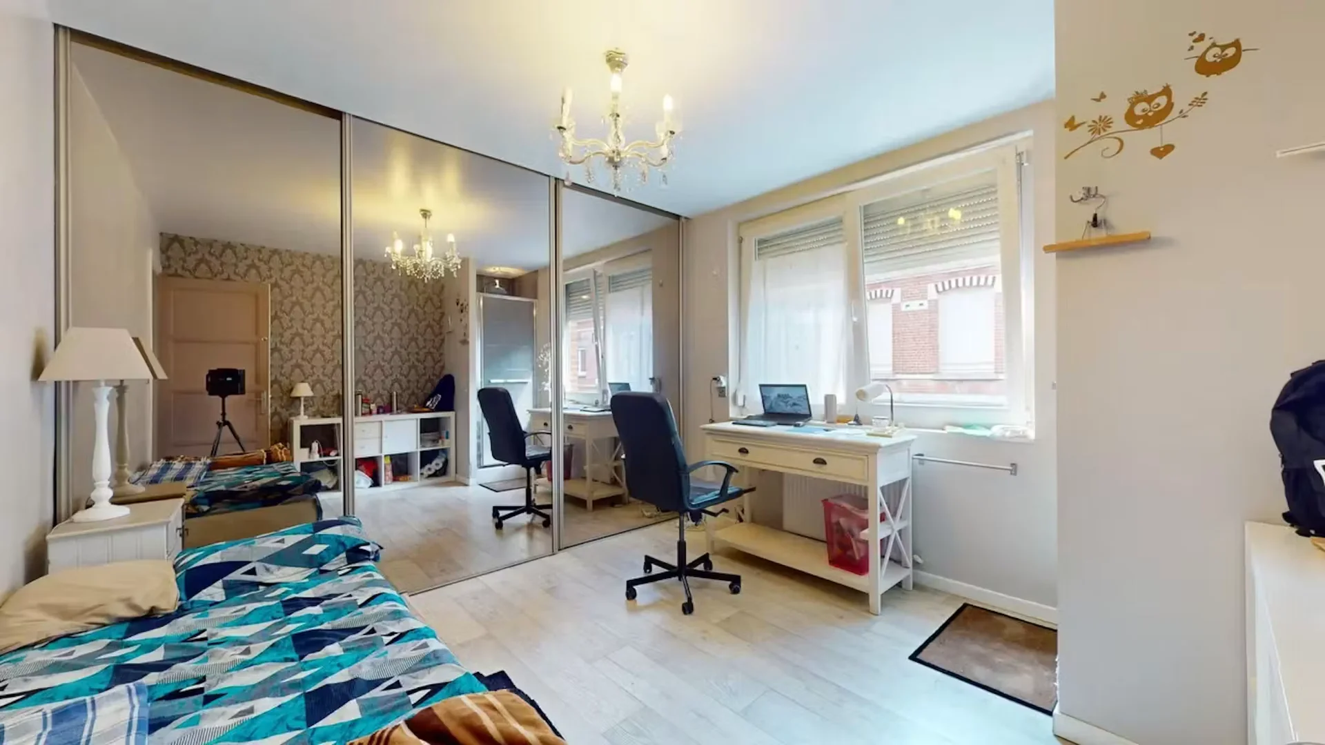 Chambre confortable pour étudiants disponible dans 