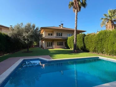 Privatzimmer in der Carrer Montseny, Can Sunyer del Palau, bild 1 von 7