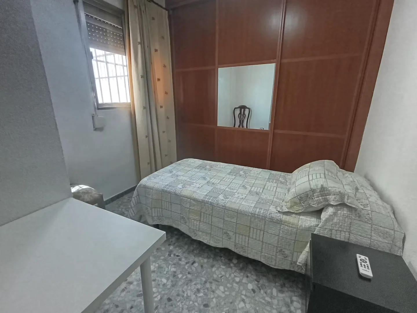 Quarto amigo do estudante em  com comodidades modernas