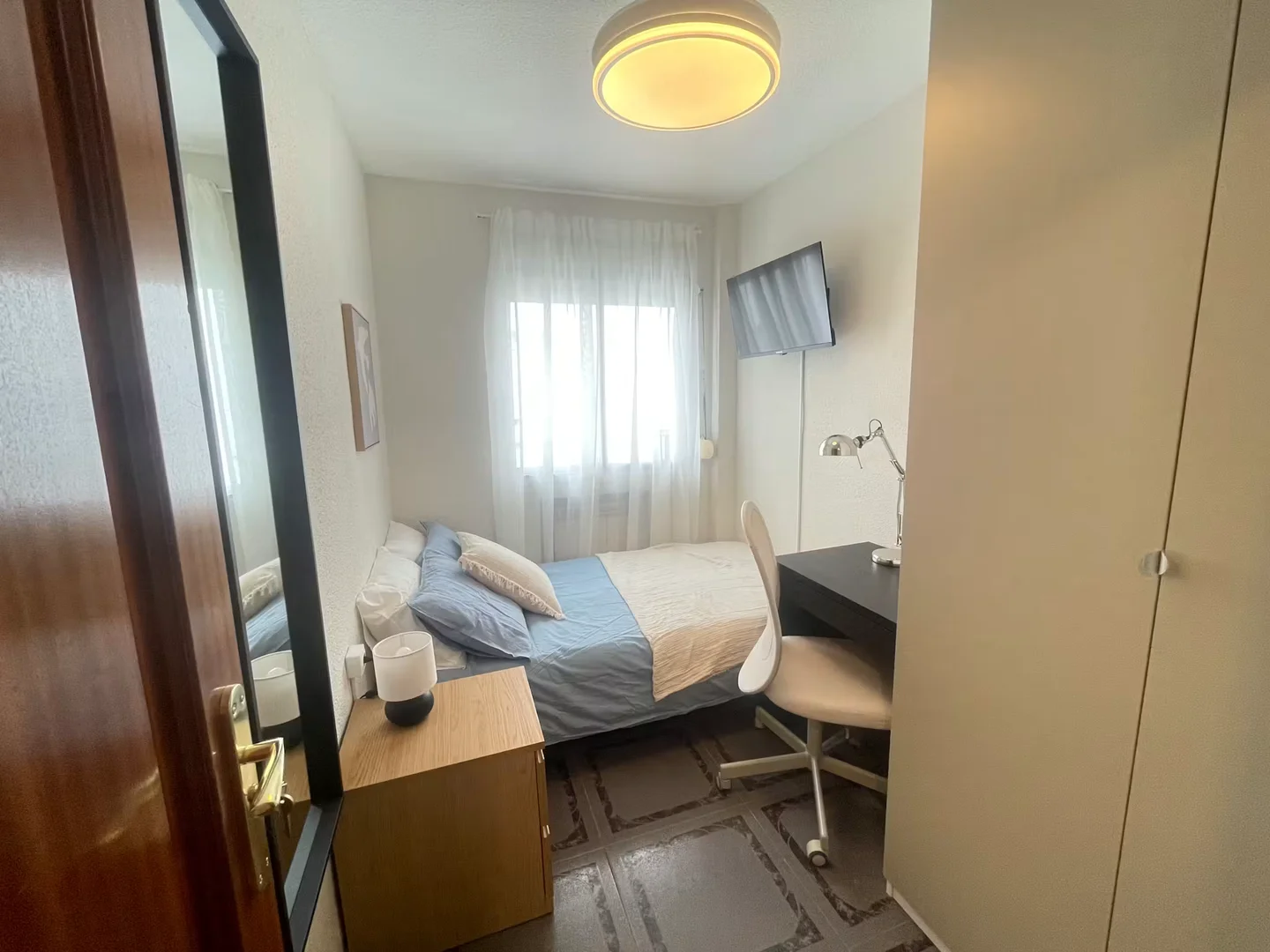 Wygodny i przestronny pokój studencki w 