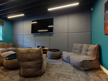 Private room at Centro House Stirling FK8 2EG, image 1 of 10