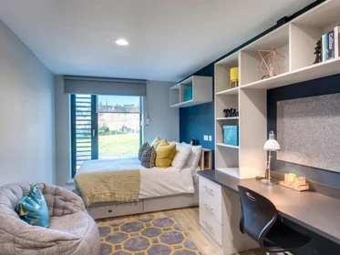 Private room at Riverside Quay Stirling FK8 1HZ, image 1 of 10