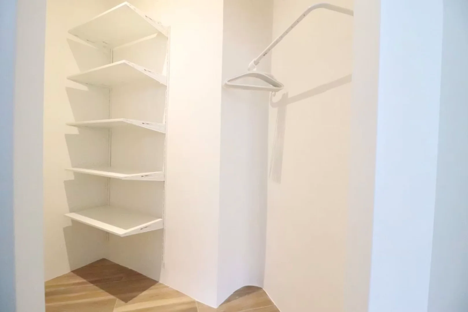 Economical student room with convenient location in 