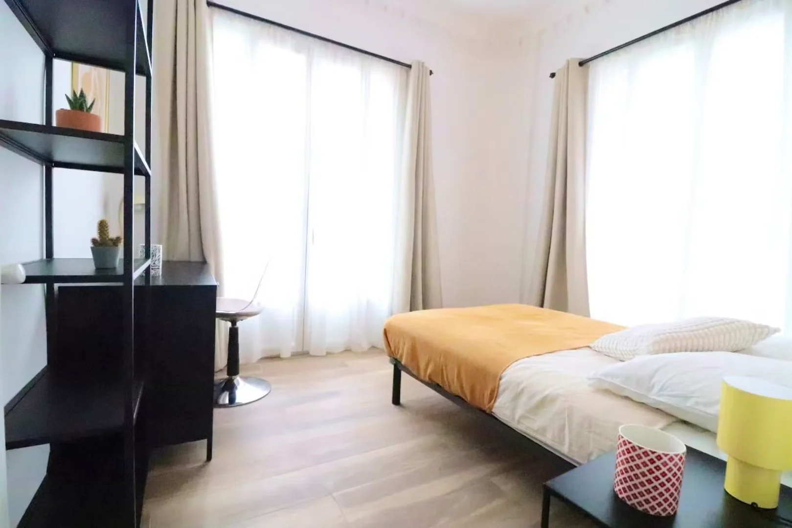 Budget-friendly student room close to campus in 