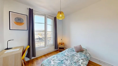 Habitación privada en Rue de l'Abbé Lemire, Centre Ville/Rive Gauche, imagen 3 de 10