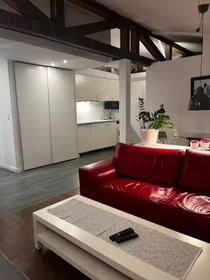 Entire apartment at Aleja Niepodległości, Mokotów, image 1 of 10
