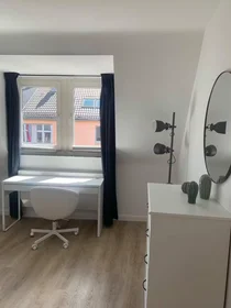 Stanza condivisa in Ratinger Straße, Stadtbezirk 1, immagine 2 di 9