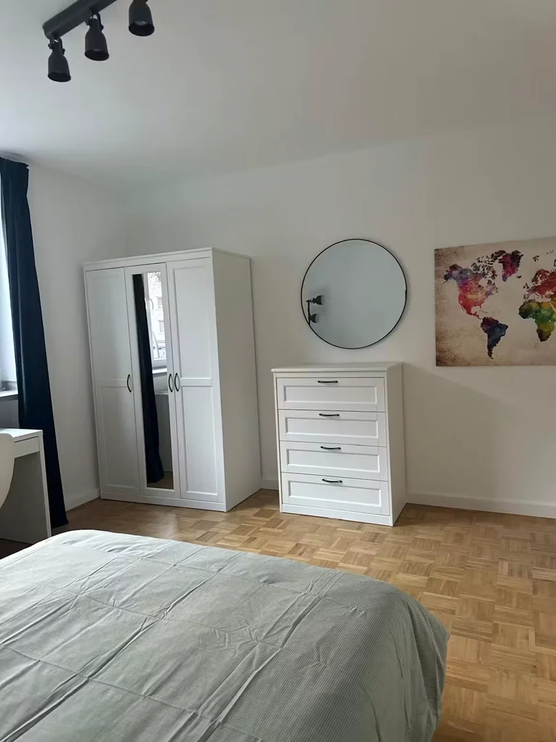 Habitación estudiantil económica con ubicación conveniente en