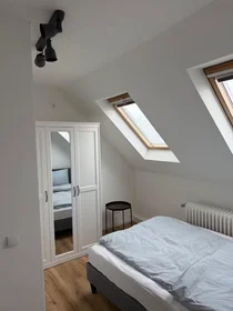 Quarto privado em Rather Straße, Stadtbezirk 1, imagem 1 de 10