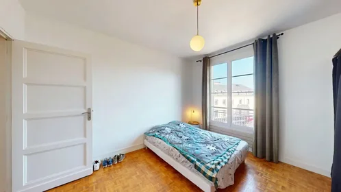 Chambre privée à Rue de l'Abbé Lemire, Centre Ville/Rive Gauche, image 3 de 10