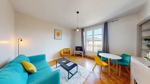 Chambre privée à Rue de l'Abbé Lemire, Centre Ville/Rive Gauche, image 5 de 10