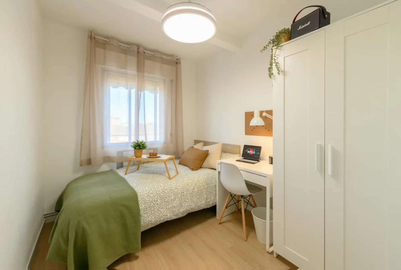 Camera per studenti economica con posizione comoda a 
