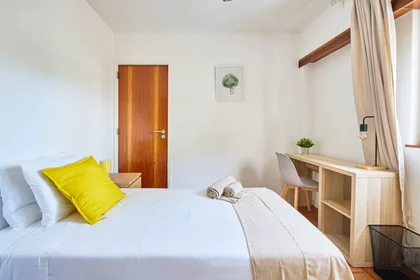 Privatzimmer in der Rua das Rosas, Carcavelos, bild 1 von 10
