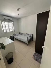 Privatzimmer in der Stasikratous, Trypiotis, bild 3 von 10