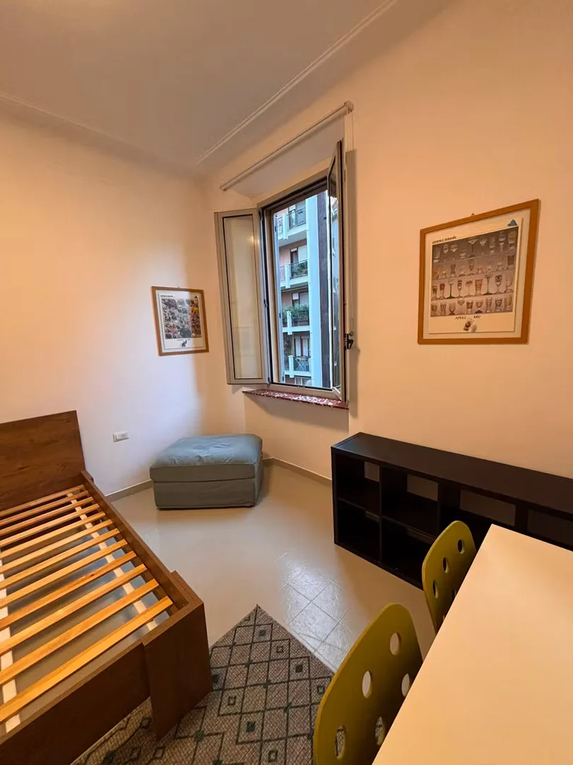 Bezahlbares Zimmer für Studenten mit ausreichender Beleuchtung in 