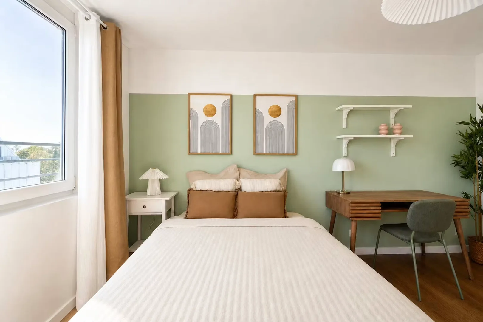 Habitación estudiantil amplia y cómoda en 