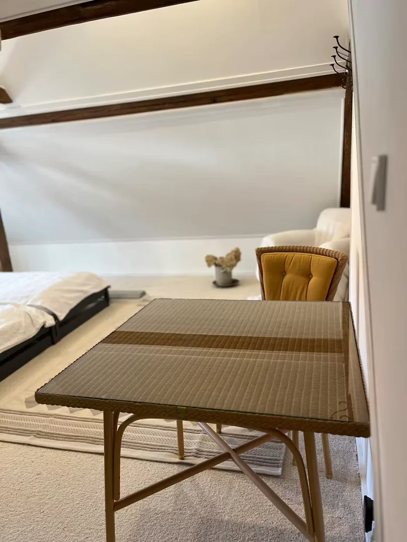 Habitación asequible para estudiantes con buena iluminación en 