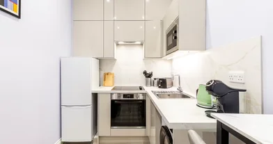 Entire apartment at Cromwell Road, South Kensington, image 8 of 10