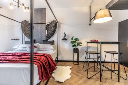 Apartamento inteiro em Via M. Angeloni, , imagem 1 de 9