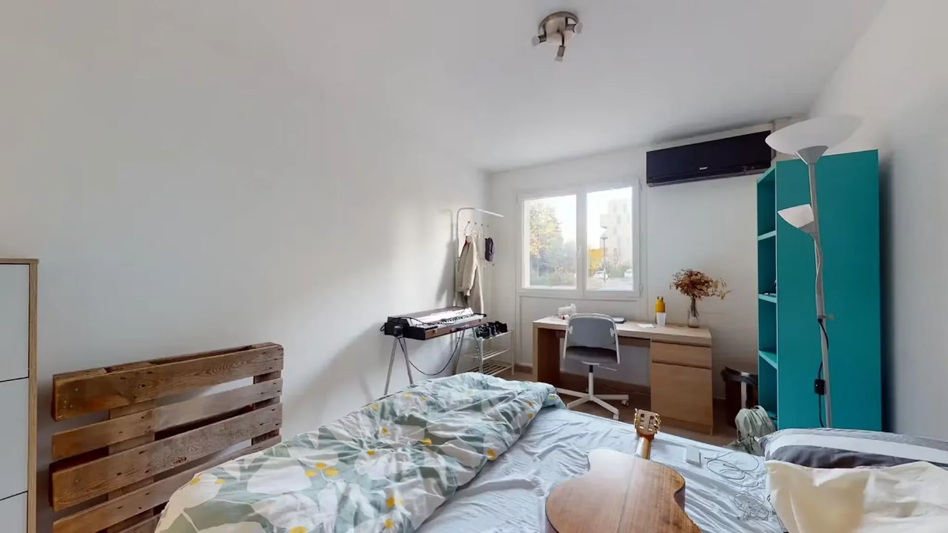 Room for rent in student apartment in , fully furnished