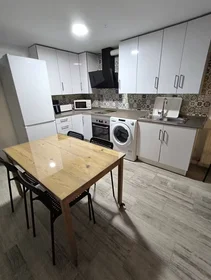 Stanza privata in Calle Luarca, , immagine 5 di 8