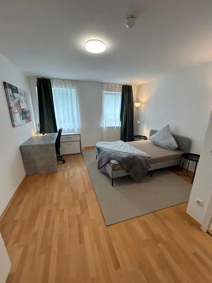 Economical student room with convenient location in 
