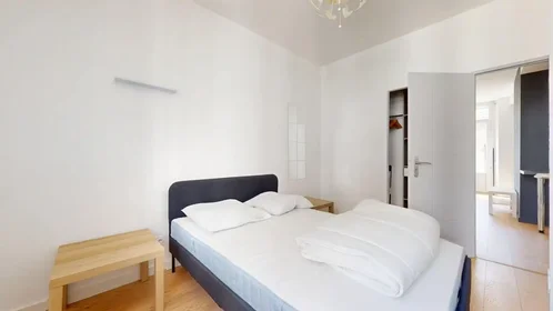 Entire apartment at Rue Robespierre, Croix de l'Orme-Solaure-la Jomayère, image 10 of 10