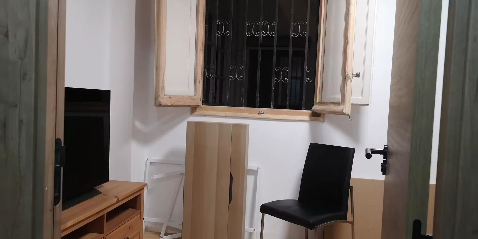 Chambre d'étudiant lumineuse et aérée avec accès facile à l'université dans 