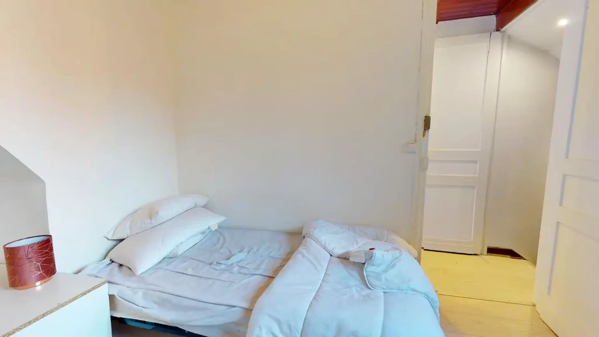 Chambre d'étudiant confortable et spacieuse dans 
