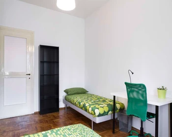 Renting rooms by the month in Milano