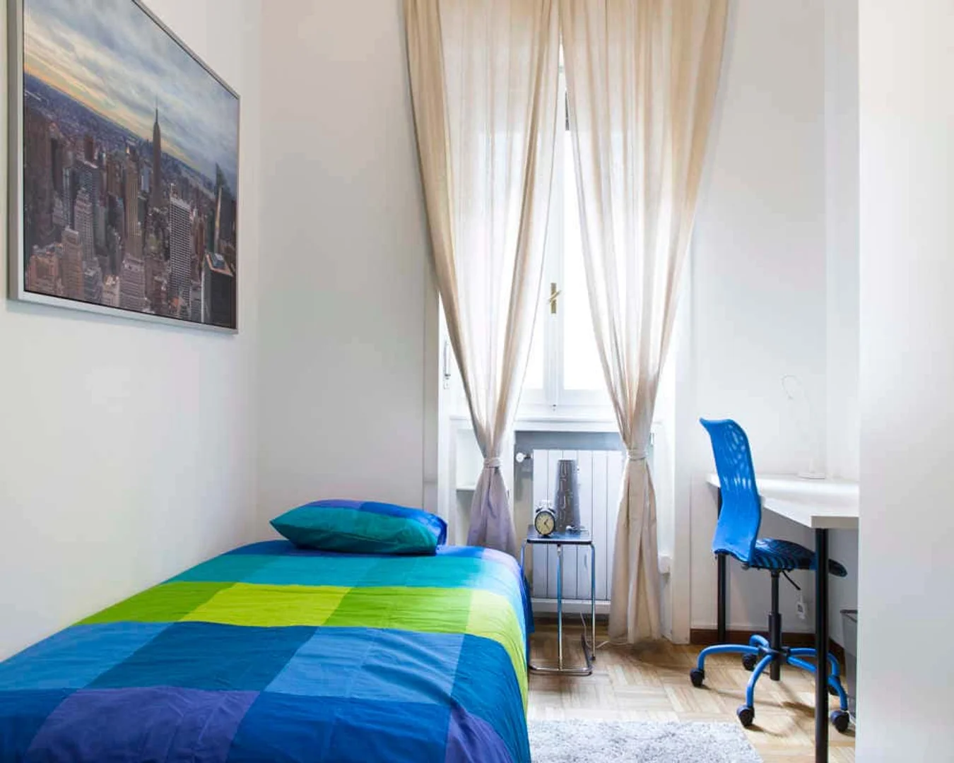Cozy room for students available in 