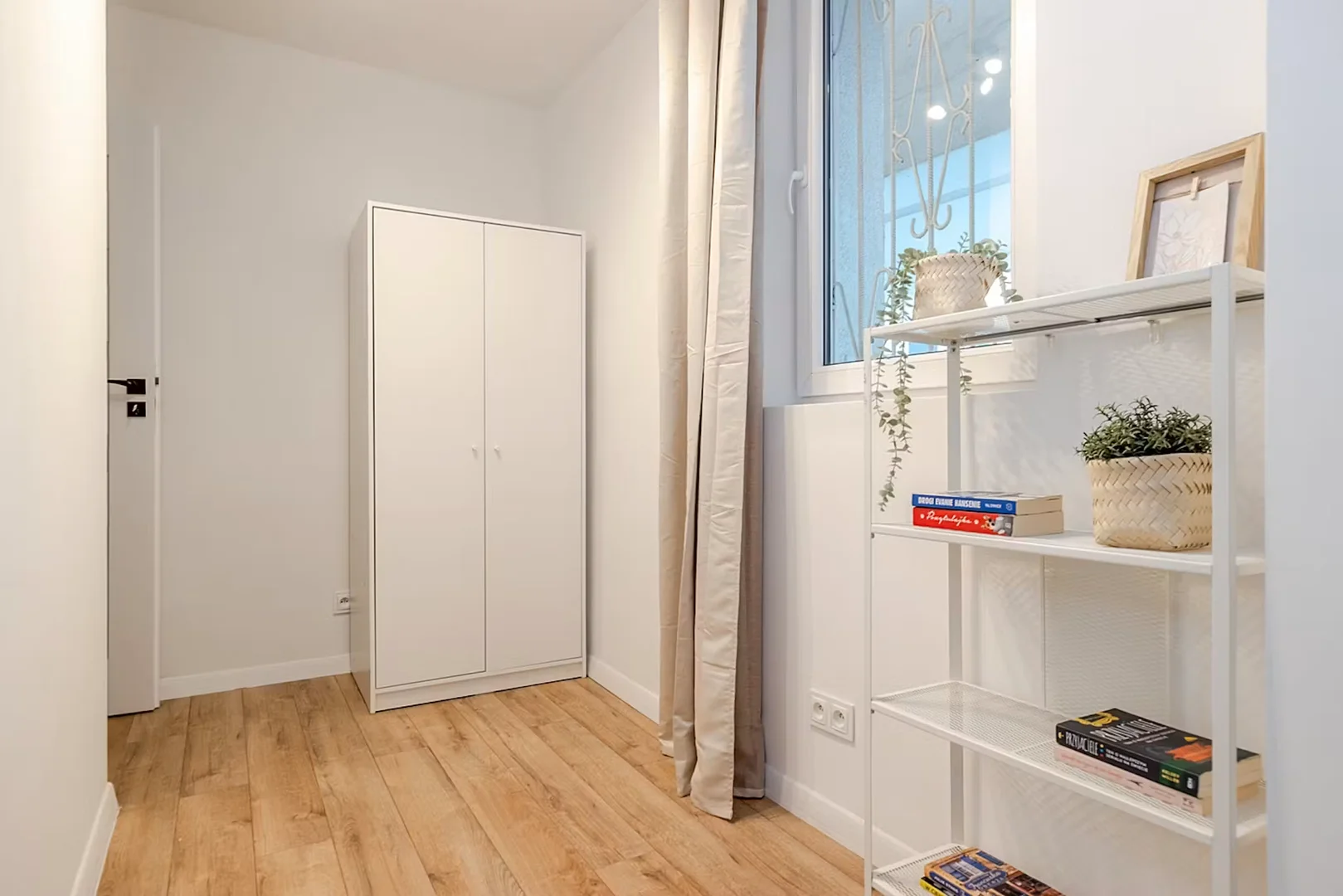 Habitación en apartamento estudiantil en alquiler en , completamente amueblado