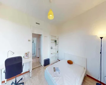 Chambre privée à Via Giuseppe Frua, 24, 20146 Milano MI, Italy, image 5 de 24