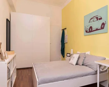 Chambre privée à 1, Via Giulio Tarra, Milano, 20124, image 1 de 40