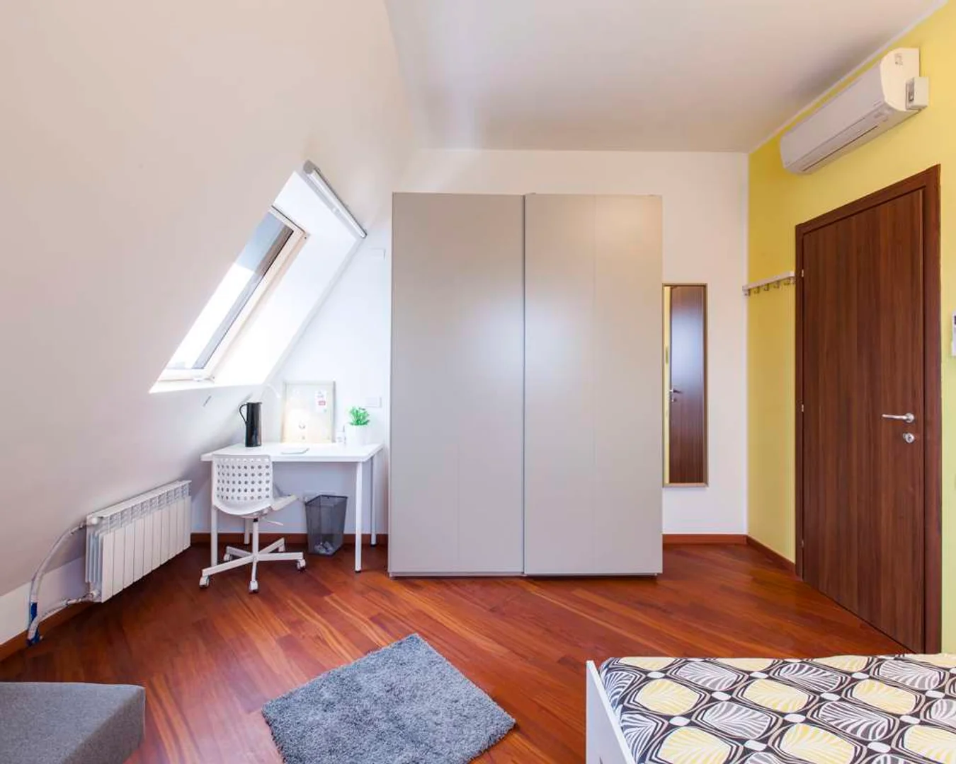 Helles und luftiges Studentenzimmer mit einfachem Zugang zur Universität in 
