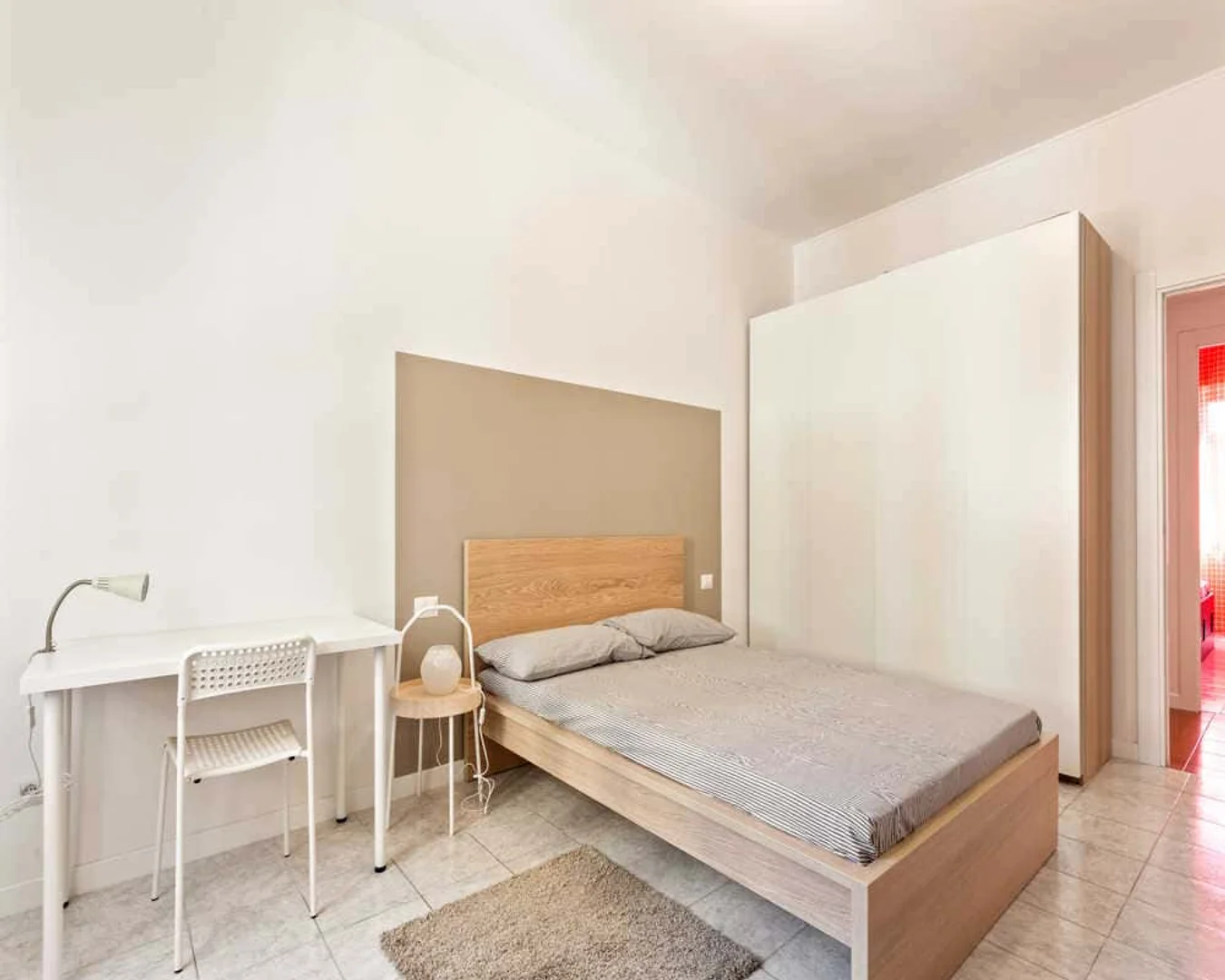 Habitación acogedora para estudiantes disponible en 